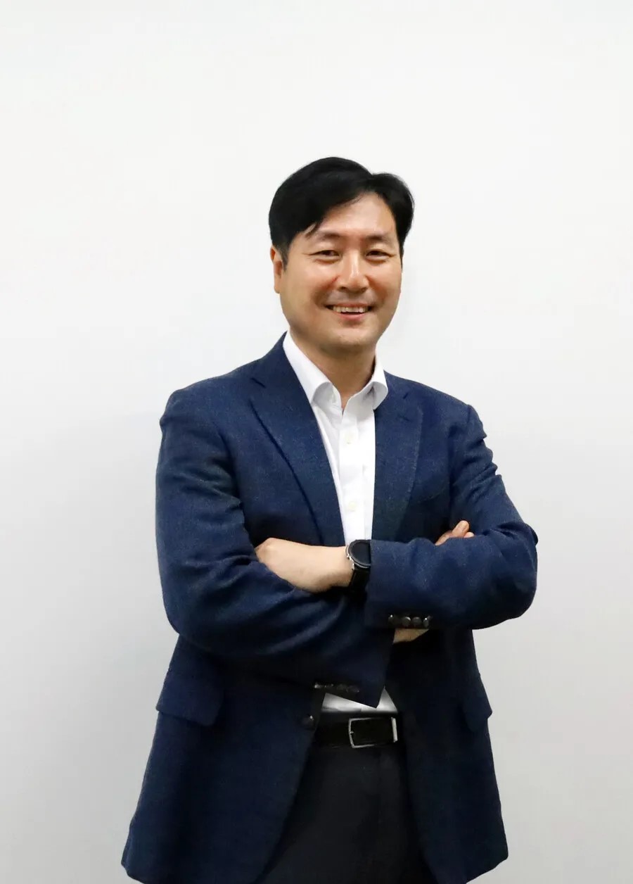 “AI 정체성을 누가 지배하나…‘…