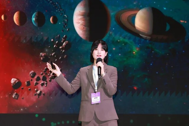 ‘균열의 시대’ 천문학자의 조언 …