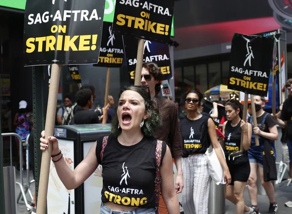 AI발 일자리 충격…청년과 여성에게 더 위협적이다