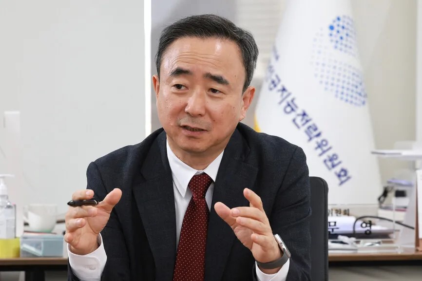 “AI시대, 상상하고 이야기하는 능력 필요…친구와 뛰노는 것이 교육”